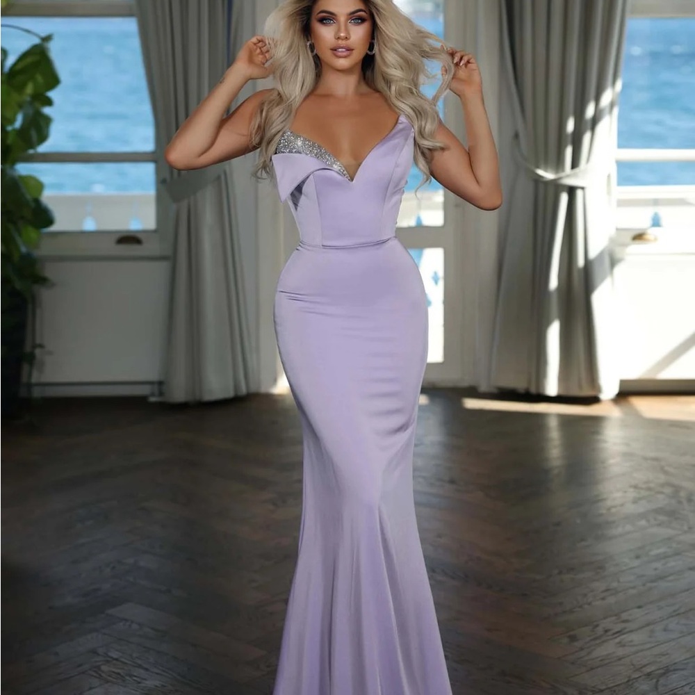 Modessa gown M22411
